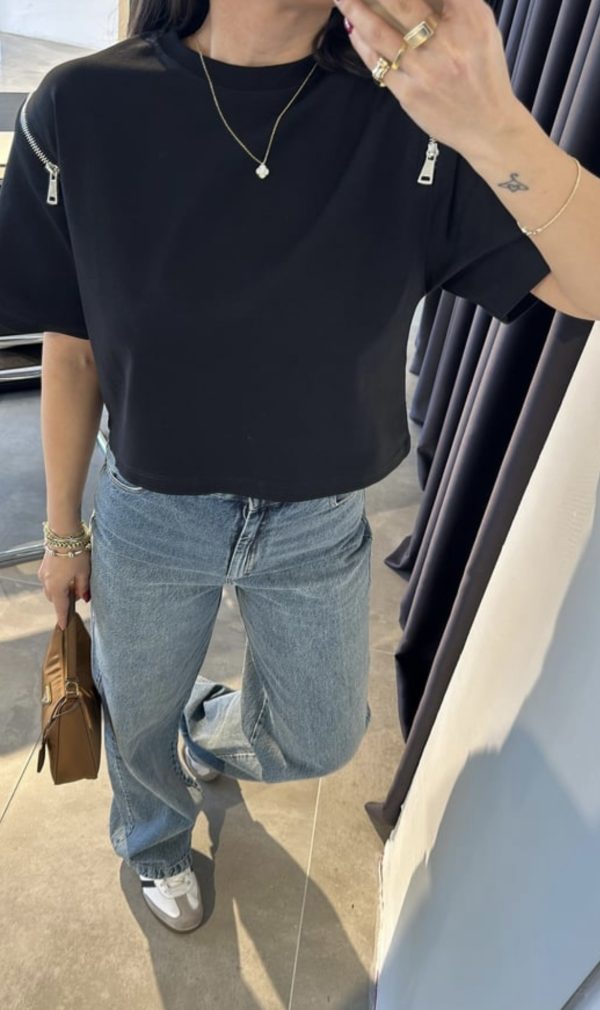 Siyah Fermuar Detaylı Basıc Tshirt